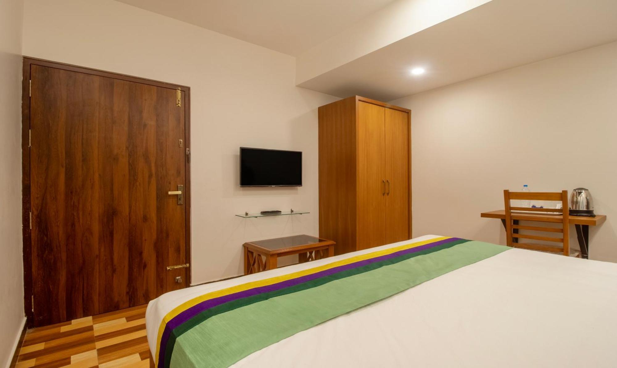 Treebo Elite Plaza, 700 Mtrs From Madikeri Fort Exteriör bild