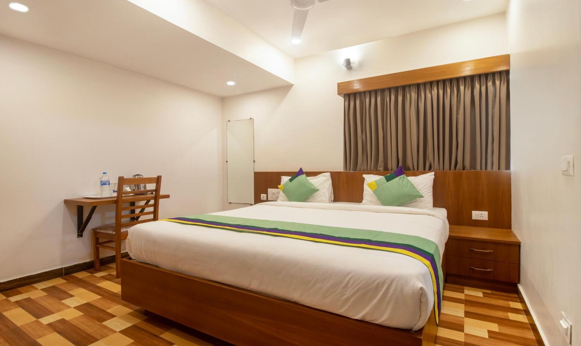 Treebo Elite Plaza, 700 Mtrs From Madikeri Fort Exteriör bild