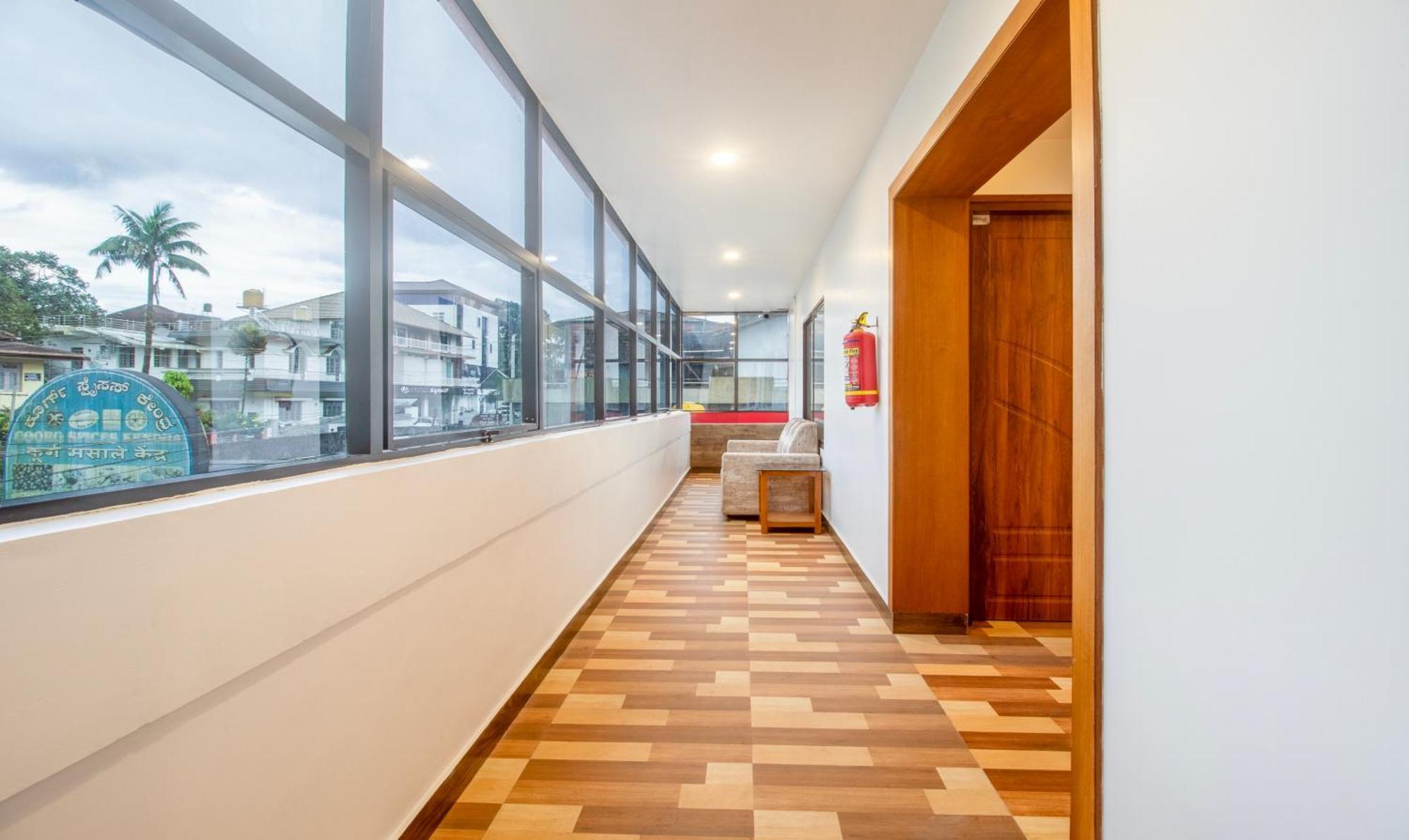 Treebo Elite Plaza, 700 Mtrs From Madikeri Fort Exteriör bild